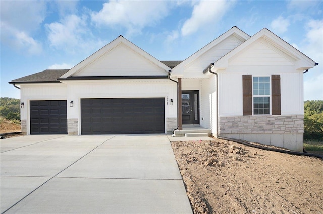 view of front facade featuring a garage