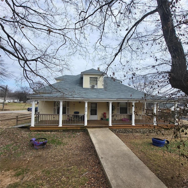 view of front of house with covered porch