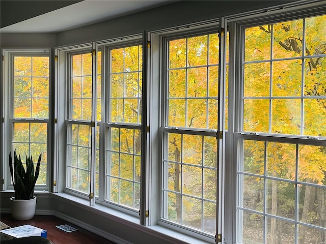 room details featuring visible vents and baseboards