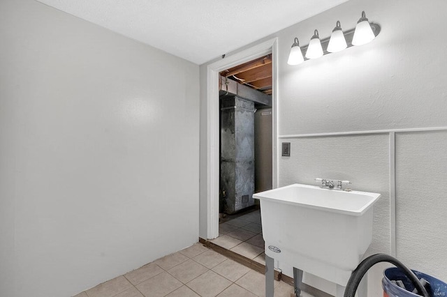 bathroom featuring sink and tile patterned floors