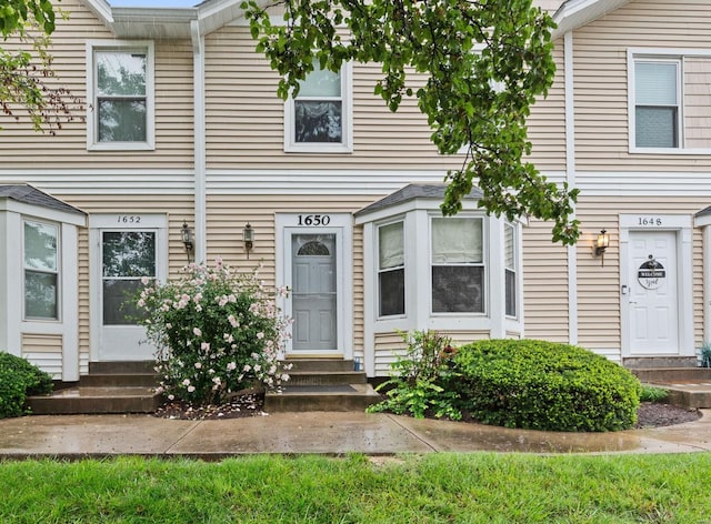 view of front of house with entry steps