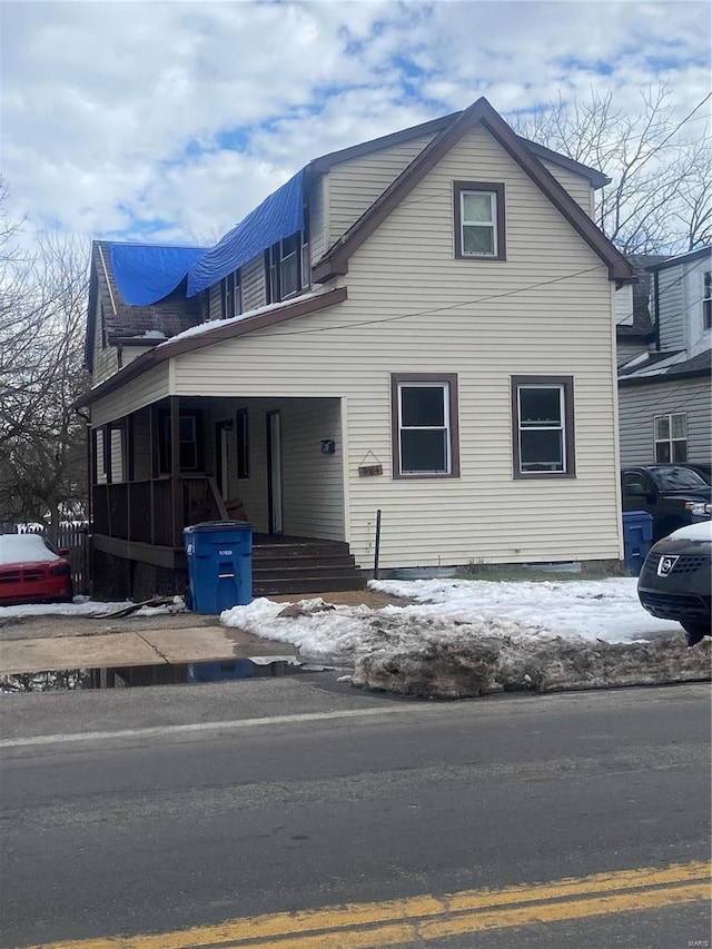 view of front facade featuring covered porch