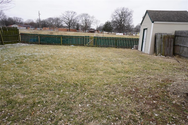 view of yard featuring a fenced backyard