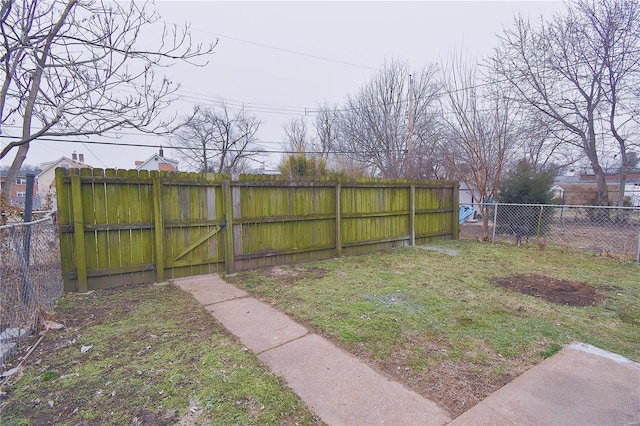 view of yard featuring fence