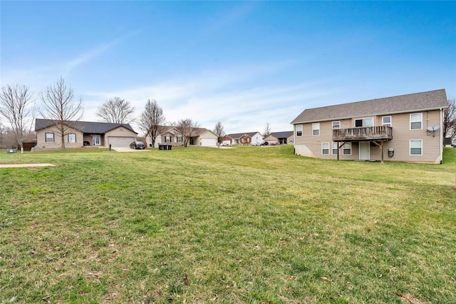 view of yard with a residential view