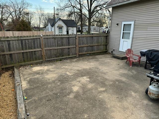 view of yard with a patio area