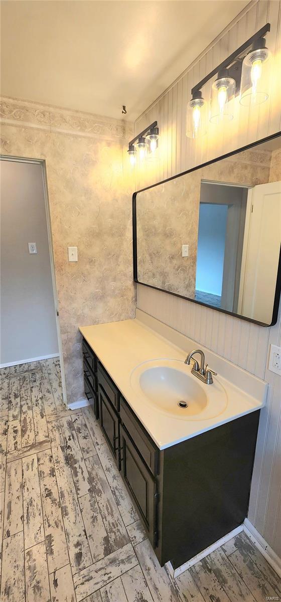 bathroom with vanity