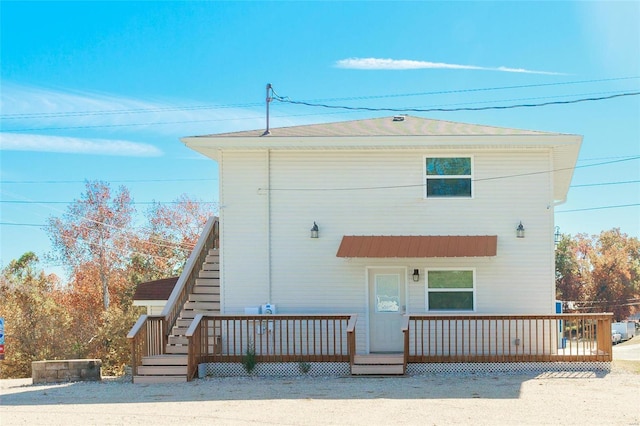 view of front facade with a porch