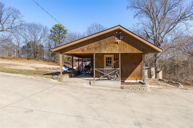 view of front of home with covered porch