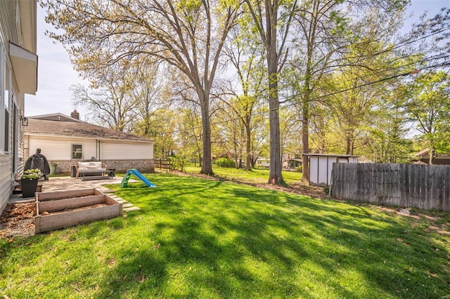 view of yard featuring fence