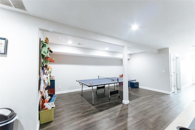 playroom featuring baseboards, visible vents, wood finished floors, and recessed lighting