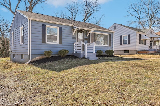 view of front of house featuring a front yard