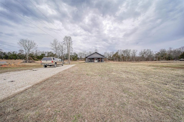 view of front of home featuring a front lawn