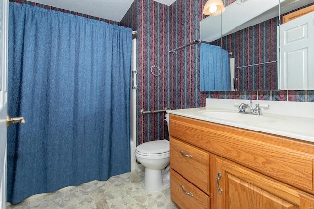 full bathroom with toilet, shower / bath combo with shower curtain, vanity, and wallpapered walls