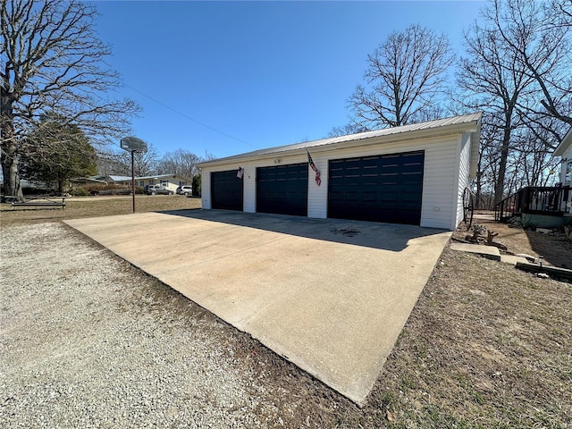 view of detached garage