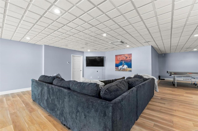 living room featuring visible vents, recessed lighting, light wood-style flooring, and baseboards