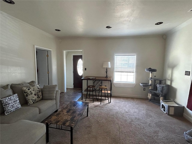 living room with carpet floors, visible vents, crown molding, and baseboards