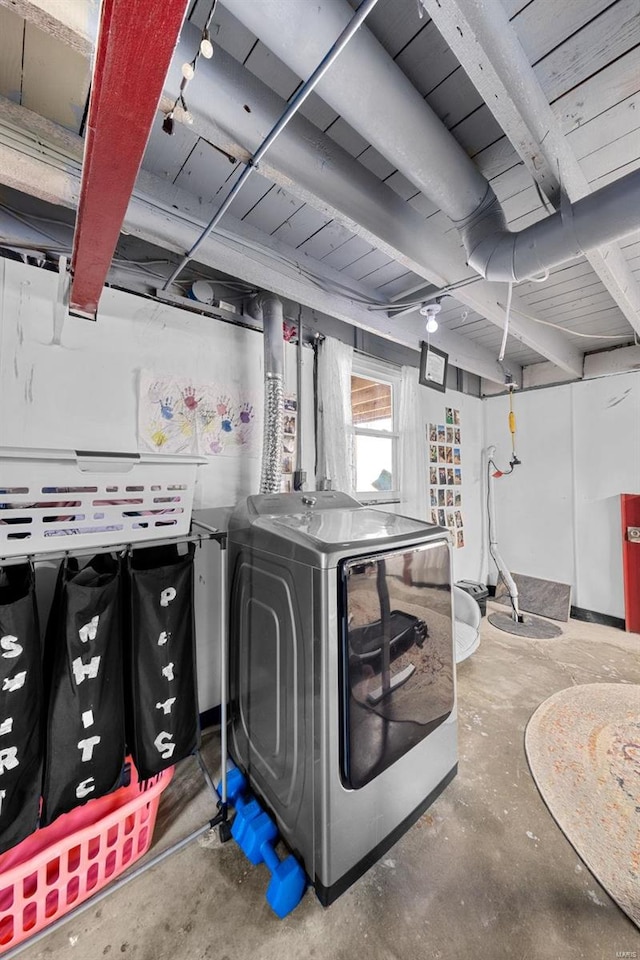 clothes washing area with laundry area and washing machine and dryer