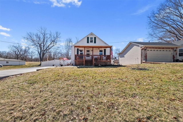 bungalow-style home featuring fence, a porch, and a front yard