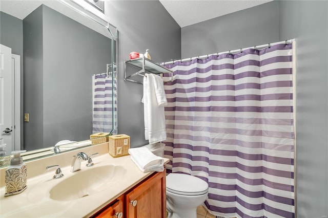 full bath with toilet, curtained shower, a textured ceiling, and vanity