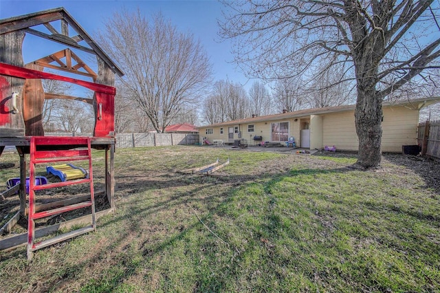 view of yard featuring fence