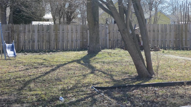 view of yard featuring fence