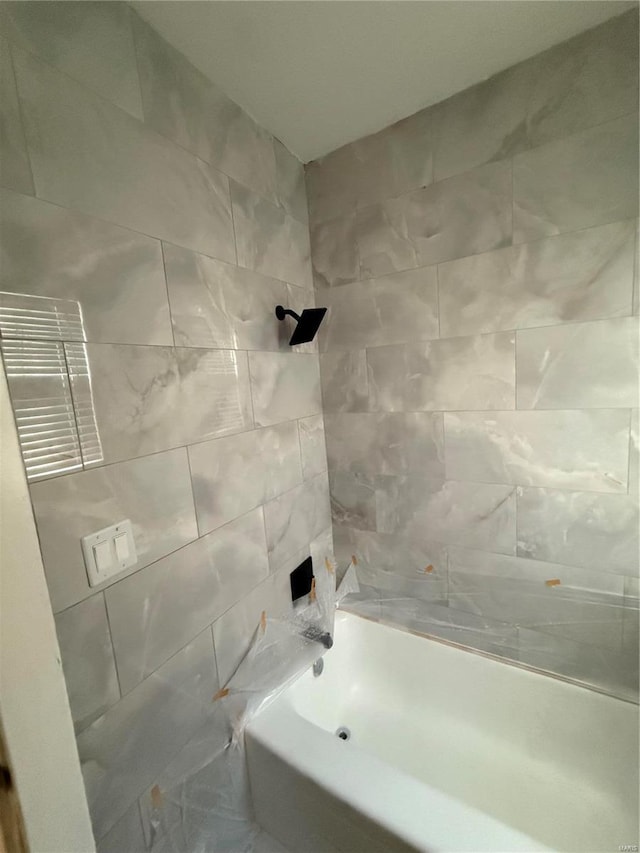 full bath with shower / washtub combination