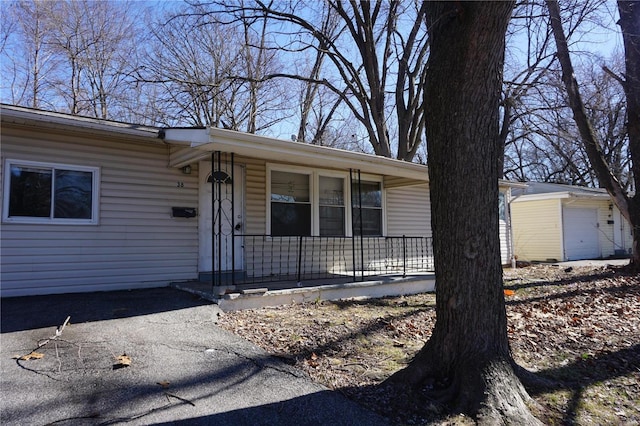 view of front of house featuring covered porch