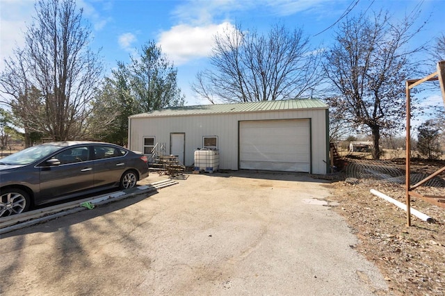 detached garage with driveway