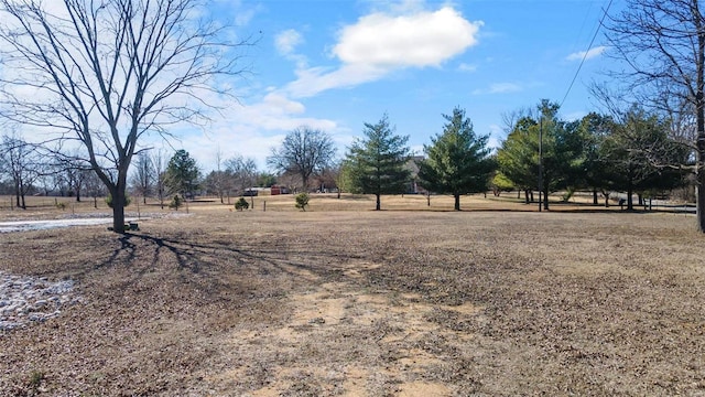 view of yard featuring a rural view