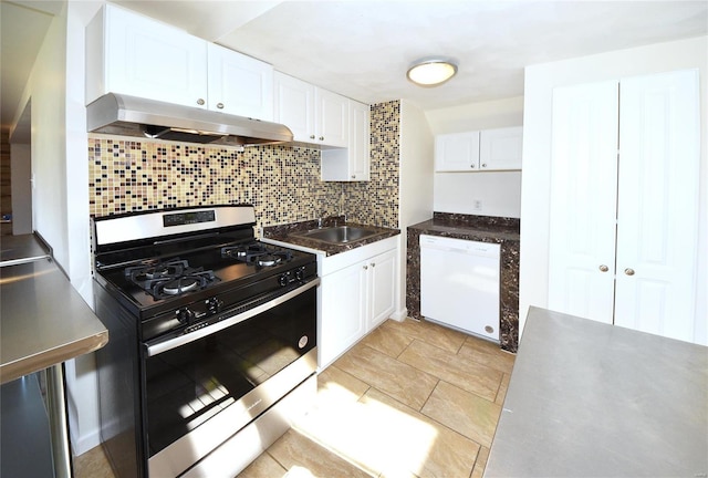 kitchen with under cabinet range hood, a sink, backsplash, dishwasher, and stainless steel range with gas stovetop