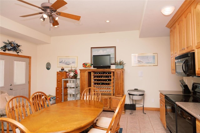 dining area with recessed lighting, ceiling fan, and baseboards