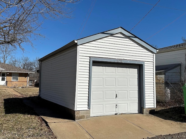 view of detached garage