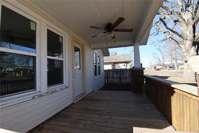 deck with ceiling fan