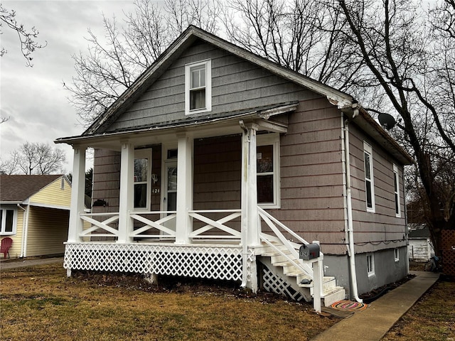 view of front of property featuring a porch