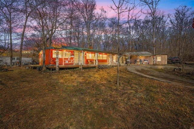 view of front of property with a front yard