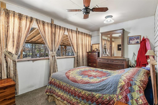 bedroom featuring carpet floors and ceiling fan