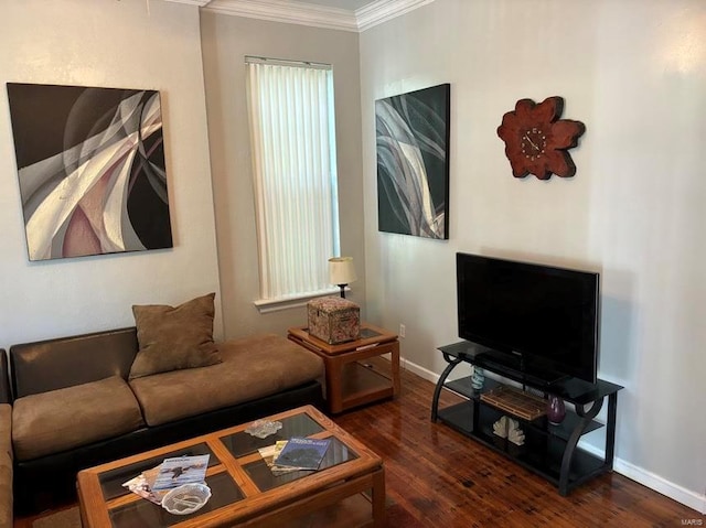 living area featuring baseboards, ornamental molding, and wood finished floors