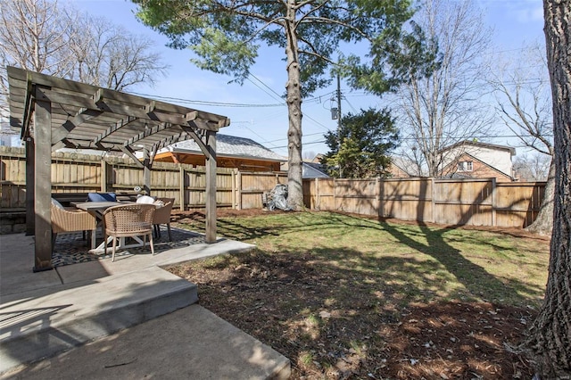 view of yard featuring a patio area, a pergola, and a fenced backyard