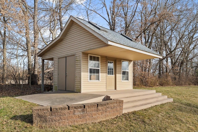 view of outdoor structure with an outdoor structure