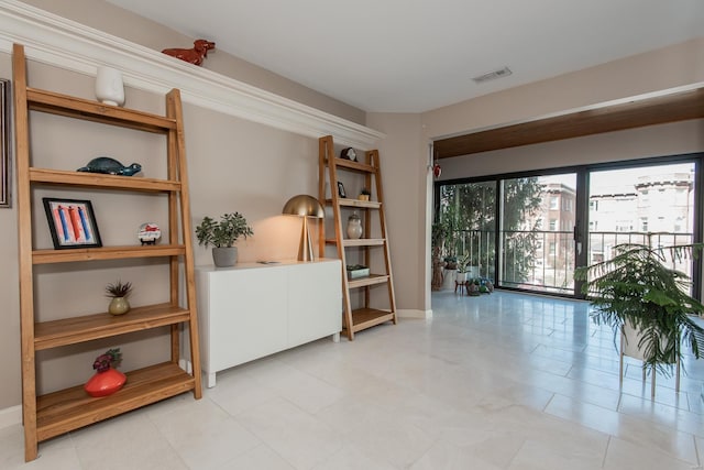 sitting room with visible vents