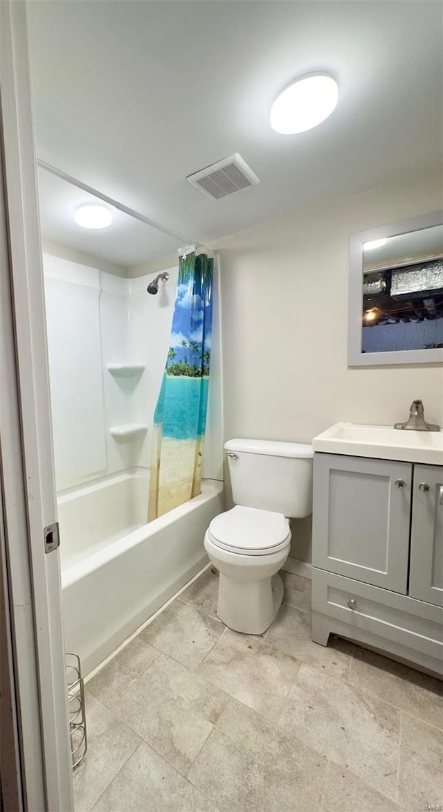 full bathroom featuring toilet, visible vents, shower / tub combo with curtain, and vanity