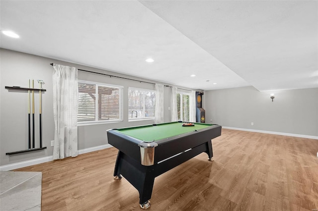 rec room with lofted ceiling, light wood-style flooring, recessed lighting, billiards, and baseboards