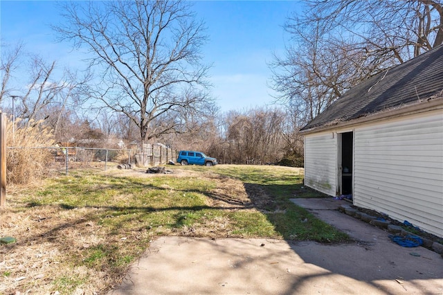 view of yard featuring fence