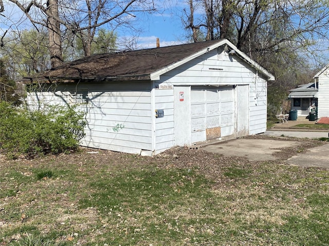 view of detached garage