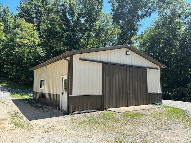 view of outbuilding with an outbuilding