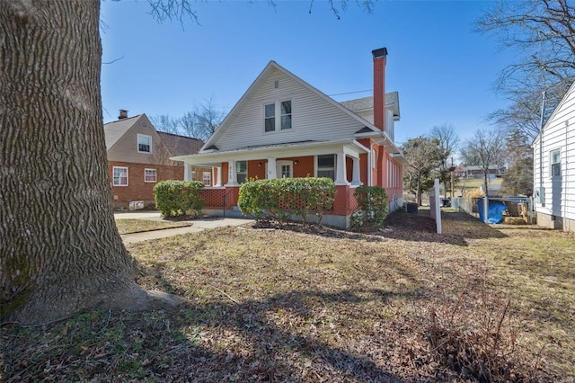 view of front of home featuring a porch