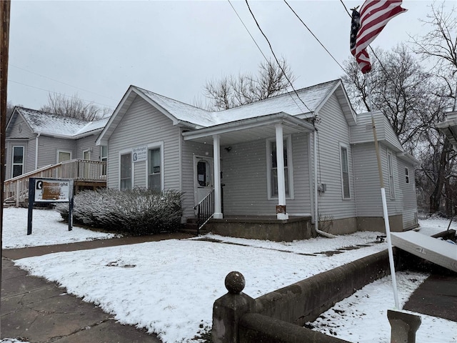 view of front of house featuring covered porch