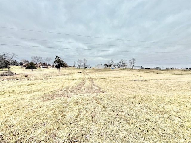 view of yard featuring a rural view