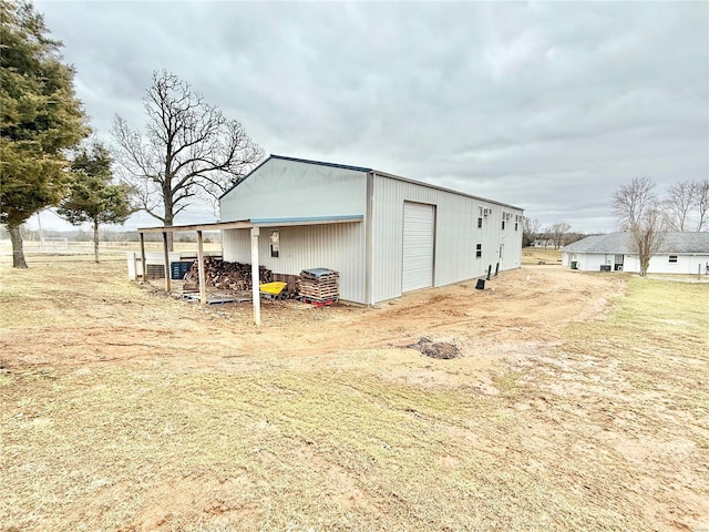 view of outbuilding featuring an outbuilding